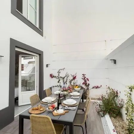 Modern Three Bedroom Dream Holiday Home Дом отдыха