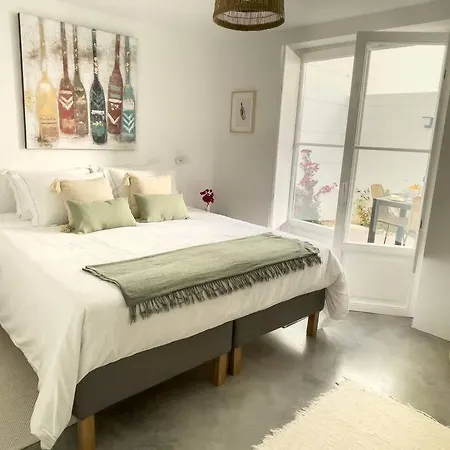 Modern Three Bedroom Dream Holiday Home