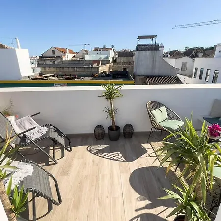 Modern Three Bedroom Dream Holiday Home