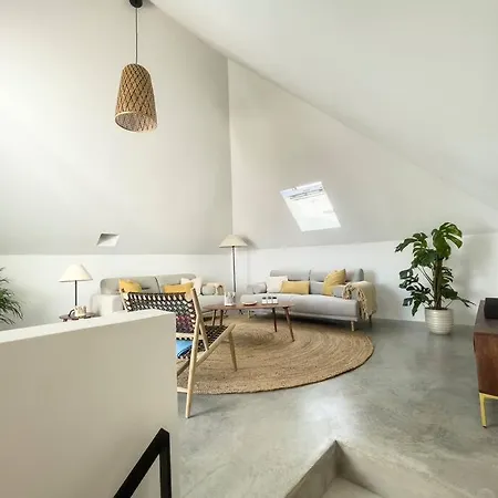 Semesterbostad Modern Three Bedroom Dream Holiday Home